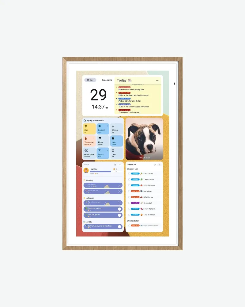 Apolosign wood-look calendar showing an Android-style household dashboard